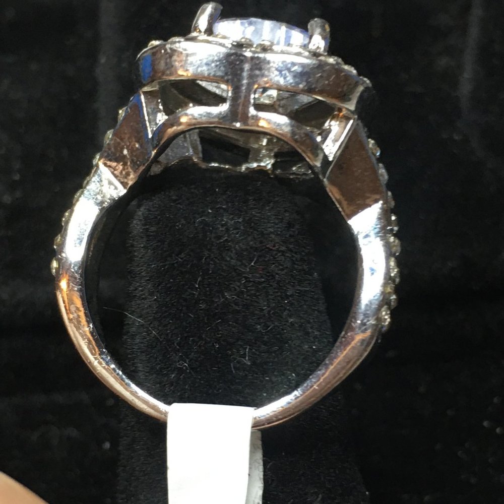 ring - Picture 5 of 5